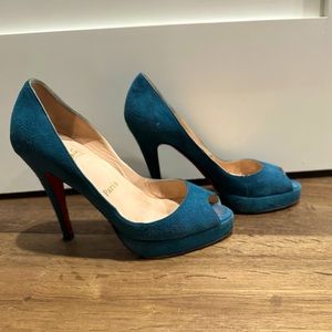 Christian Louboutin Yoyo Zeppa in blue suede